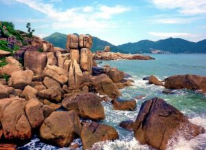 Vẻ đẹp tuyệt tác của Danh Lam Thắng cảnh Hòn Chồng – Tứ Hải Tour Vẻ đẹp tuyệt tác của Danh Lam Thắng cảnh Hòn Chồng – Tứ Hải Tour